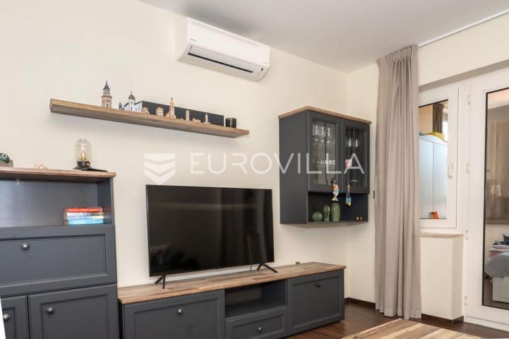 Krk, Grad Krk, stan 70 m², garaža 20 m²