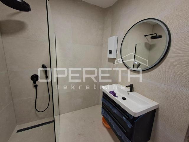 Renovirani dvosoban stan na Gripama, 80 m2. 