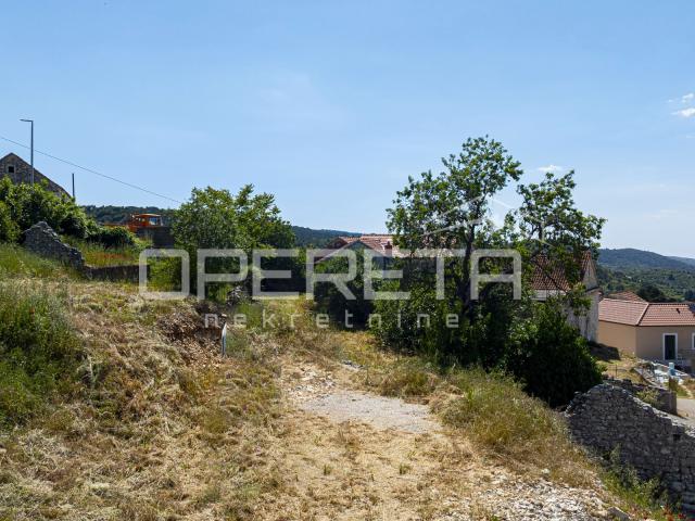 Nerežišća, Brač, građevinsko zemljište s pogledom, 450m2