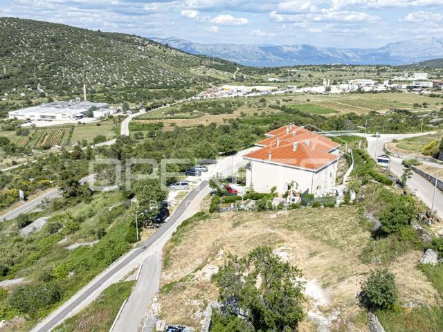 Nerežišća, Brač, građevinsko zemljište s pogledom, 450m2