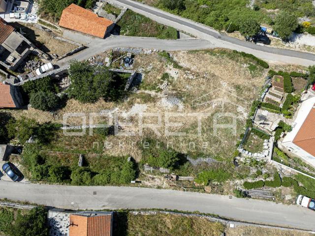 Nerežišća, Brač, građevinsko zemljište s pogledom, 450m2