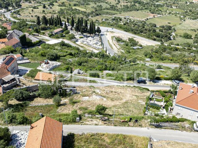Nerežišća, Brač, građevinsko zemljište s pogledom, 450m2