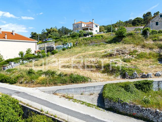 Nerežišća, Brač, građevinsko zemljište s pogledom, 450m2