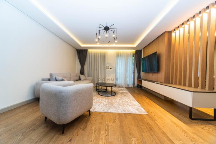 Porodična kuća 280m2 na placu 800m2, Stari Aerodrom - Podgorica