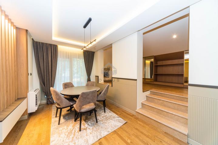 Porodična kuća 280m2 na placu 800m2, Stari Aerodrom - Podgorica