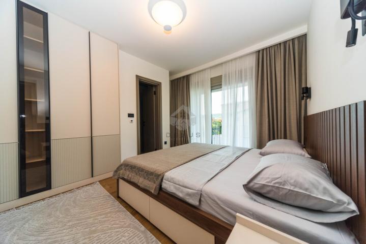 Porodična kuća 280m2 na placu 800m2, Stari Aerodrom - Podgorica