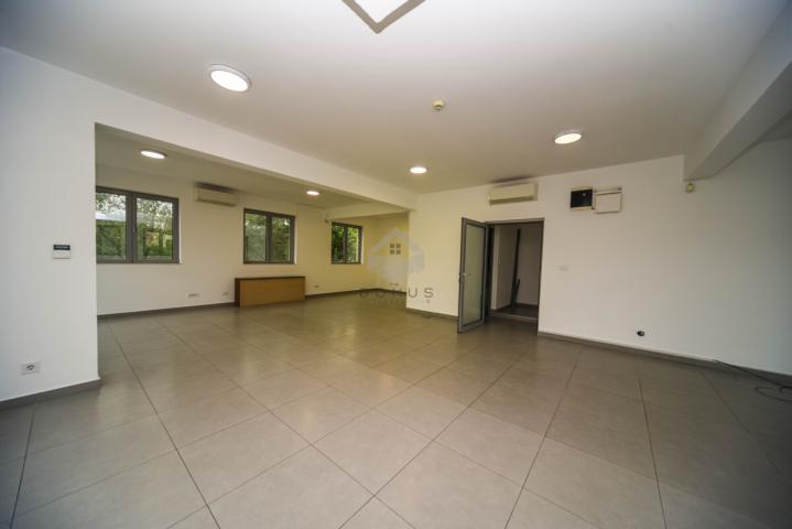 Poslovni prostor 80m2 + 2 parkinga, Zabjelo - Podgorica