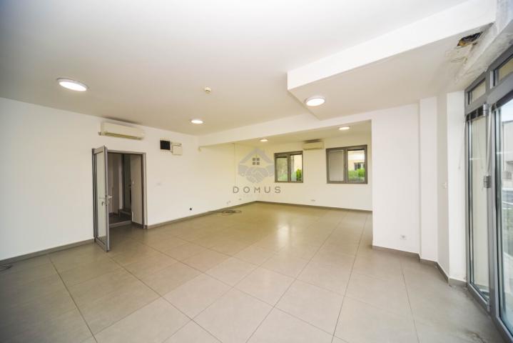 Poslovni prostor 80m2 + 2 parkinga, Zabjelo - Podgorica