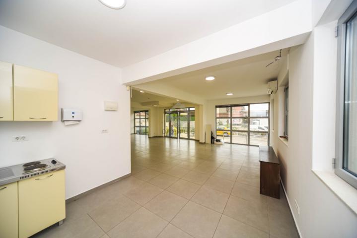 Poslovni prostor 80m2 + 2 parkinga, Zabjelo - Podgorica