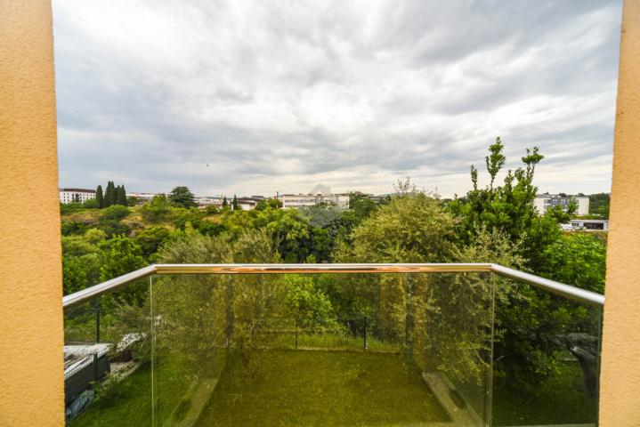 Trosoban stan 77m2 + parking, Zabjelo - Podgorica