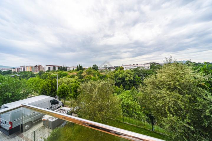 Trosoban stan 77m2 + parking, Zabjelo - Podgorica