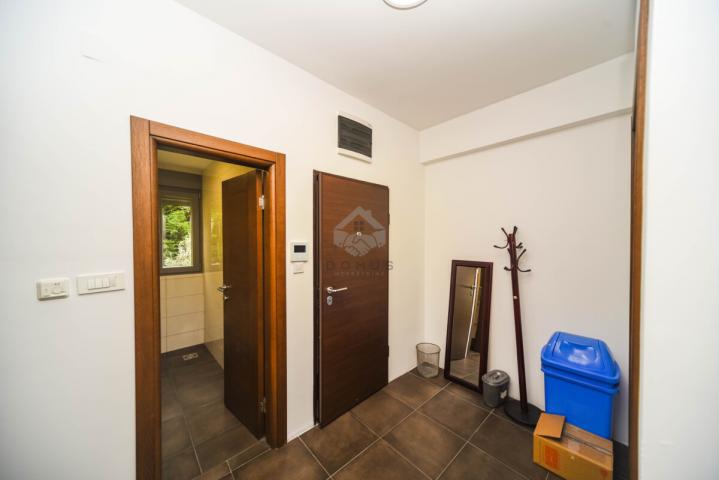 Trosoban stan 77m2 + parking, Zabjelo - Podgorica