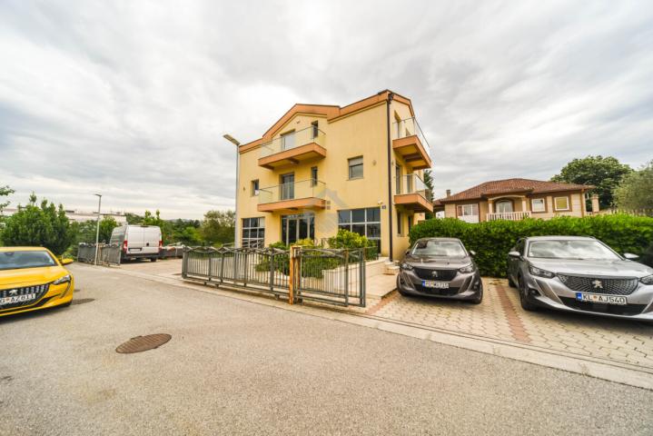 Trosoban stan 77m2 + parking, Zabjelo - Podgorica