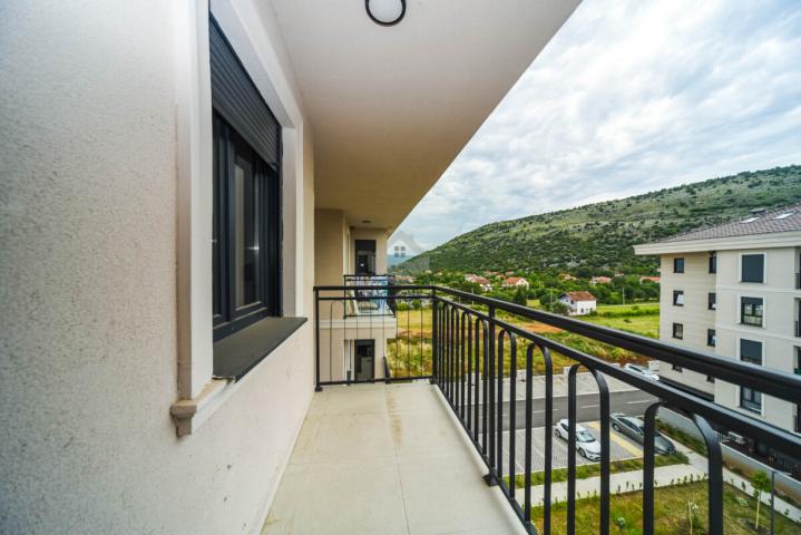 Jednosoban stan 45m2 + parking, Tološi - Podgorica