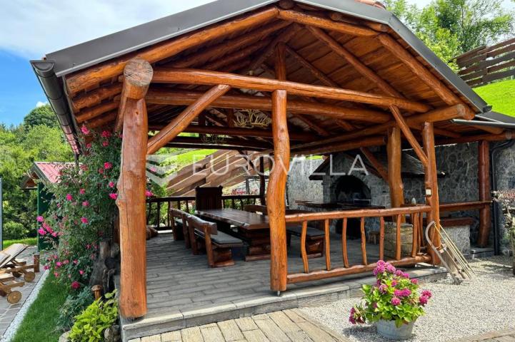 Gorski kotar, Kupjak, ekskluzivna kuća s jacuzzijem, wellnessom 200 m², bazen, okućnica 1700 m²