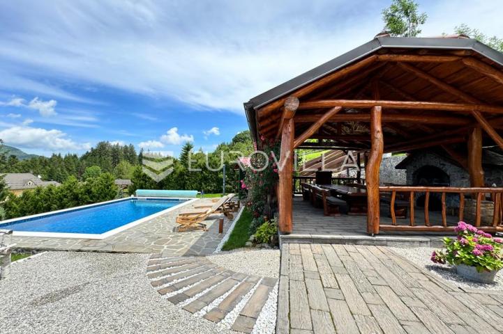 Gorski kotar, Kupjak, ekskluzivna kuća s jacuzzijem, wellnessom 200 m², bazen, okućnica 1700 m²