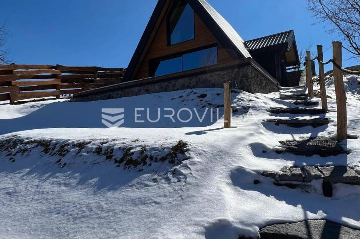 Gorski kotar, Kupjak, ekskluzivna kuća s jacuzzijem, wellnessom 200 m², bazen, okućnica 1700 m²