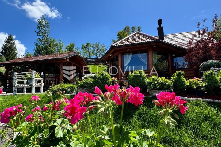 Gorski kotar, Kupjak, ekskluzivna kuća s jacuzzijem, wellnessom 200 m², bazen, okućnica 1700 m²