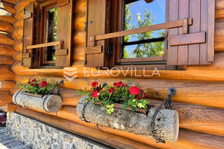 Gorski kotar, Kupjak, ekskluzivna kuća s jacuzzijem, wellnessom 200 m², bazen, okućnica 1700 m²