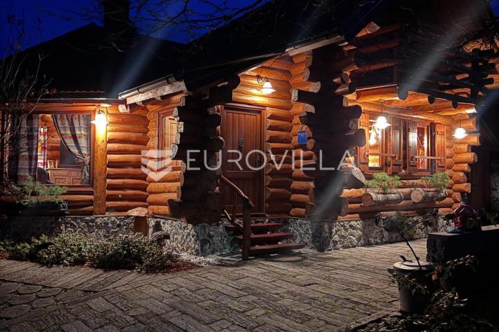 Gorski kotar, Kupjak, ekskluzivna kuća s jacuzzijem, wellnessom 200 m², bazen, okućnica 1700 m²