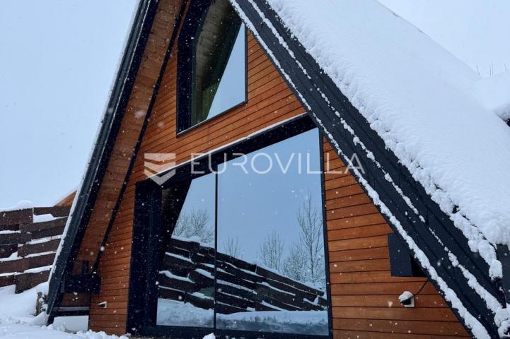 Gorski kotar, Kupjak, ekskluzivna kuća s jacuzzijem, wellnessom 200 m², bazen, okućnica 1700 m²