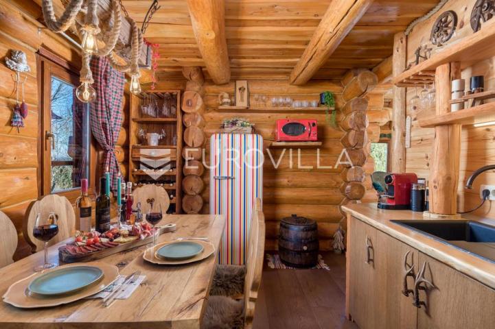 Gorski kotar, Kupjak, ekskluzivna kuća s jacuzzijem, wellnessom 200 m², bazen, okućnica 1700 m²