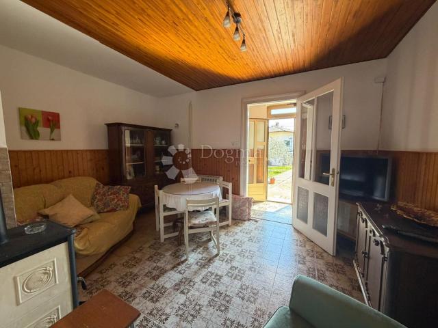 Samostojeća kuća s okućnicom - Lovran