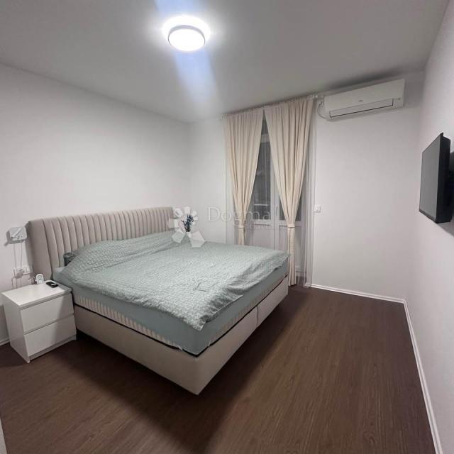 Novouređen moderan stan 65m² - Centar Rijeke