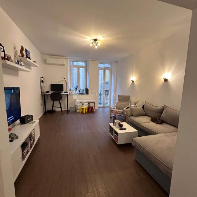 Novouređen moderan stan 65m² - Centar Rijeke