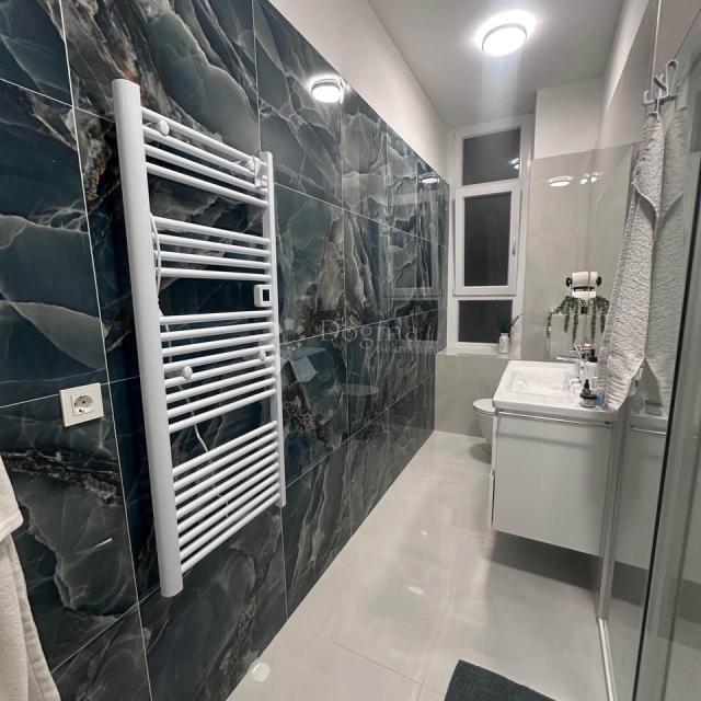 Novouređen moderan stan 65m² - Centar Rijeke