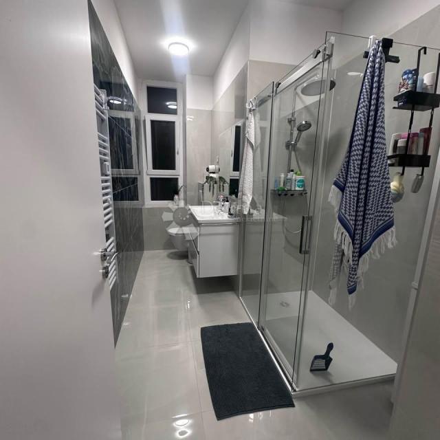 Novouređen moderan stan 65m² - Centar Rijeke