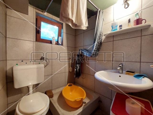 Prodaja, Kuća, Slunj, Prilaz centrali , Samostojeća, 200m2