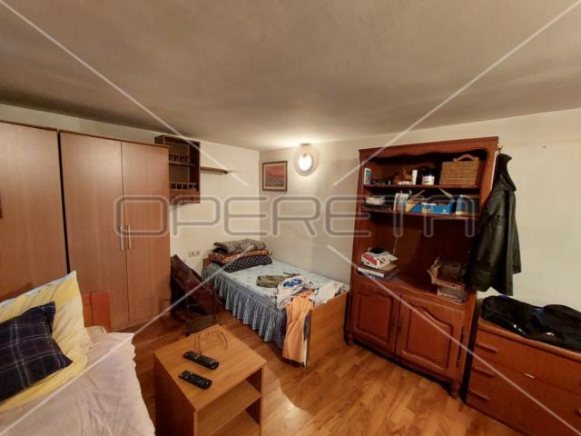 Prodaja, Kuća, Slunj, Prilaz centrali , Samostojeća, 200m2