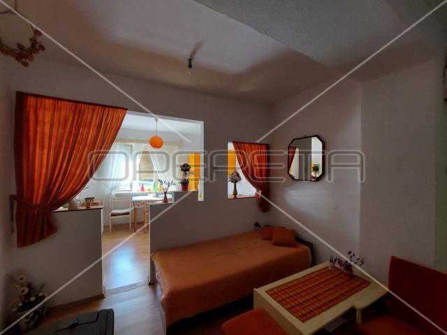 Prodaja, Kuća, Slunj, Prilaz centrali , Samostojeća, 200m2