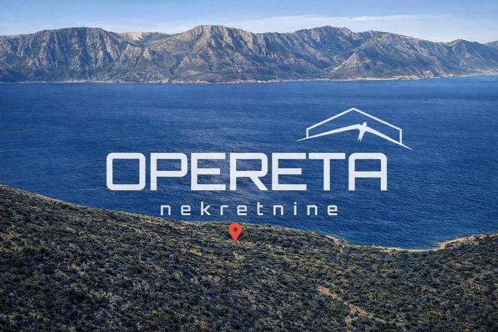 Dvije parcele 4.690 m2 uz more, s objektom, Baćina