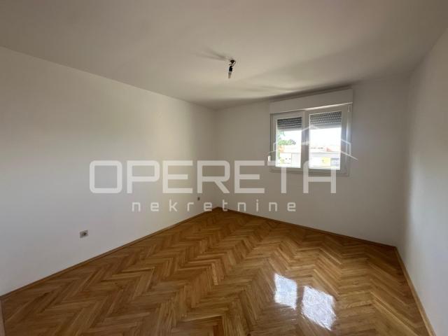Kompletno renoviran stan s 3 spavaće sobe – Šibenik