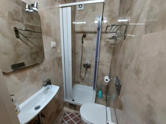 Prodaja dvosobnog stana 54m² u centru Budve –3 terase i izuzetna lokacija