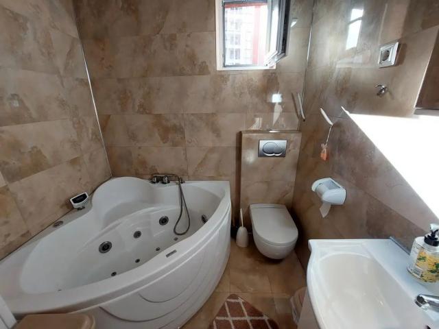 Prodaja dvosobnog stana 54m² u centru Budve –3 terase i izuzetna lokacija