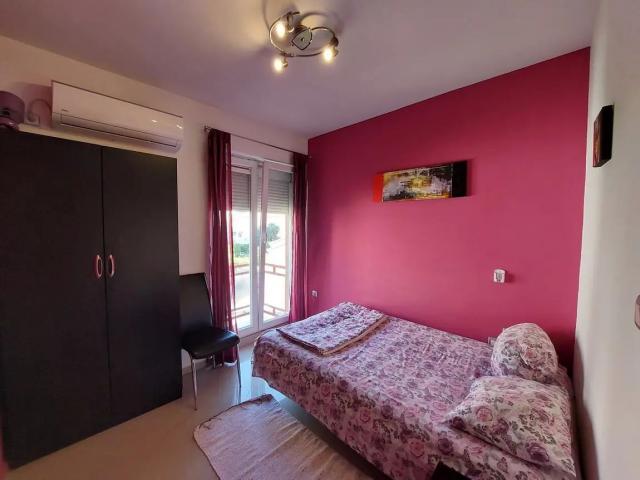 Prodaja dvosobnog stana 54m² u centru Budve –3 terase i izuzetna lokacija