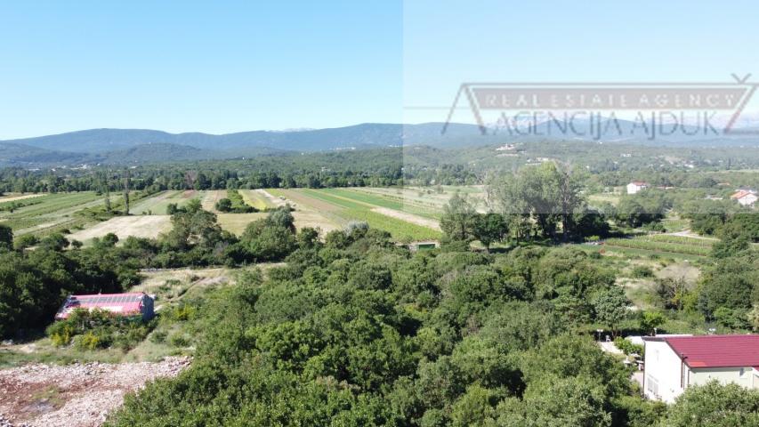 Imotski građevinsko zemljište 7803 m2 Glavina Donja