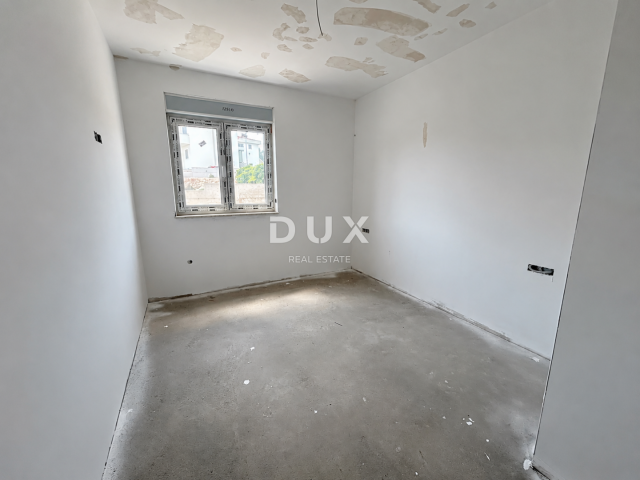 ŠIBENIK, VODICE – Ground floor apartment with a yard in a NEW BUILDING! OPPORTUNITY!