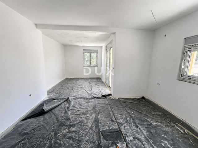 ŠIBENIK, VODICE – Ground floor apartment with a yard in a NEW BUILDING! OPPORTUNITY!