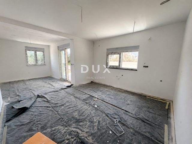 ŠIBENIK, VODICE – Ground floor apartment with a yard in a NEW BUILDING! OPPORTUNITY!