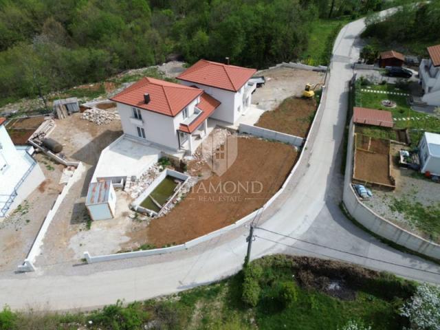 MUČIĆI, MATULJI - DVOJNA KUĆA VISOKI ROH-BAU