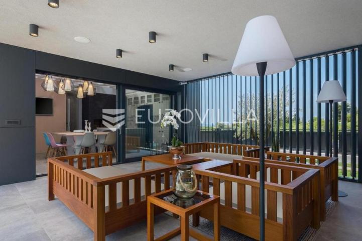 Zadar, Diklo, prekrasna villa s bazenom i pogledom na more