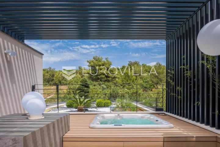 Zadar, Diklo, prekrasna villa s bazenom i pogledom na more