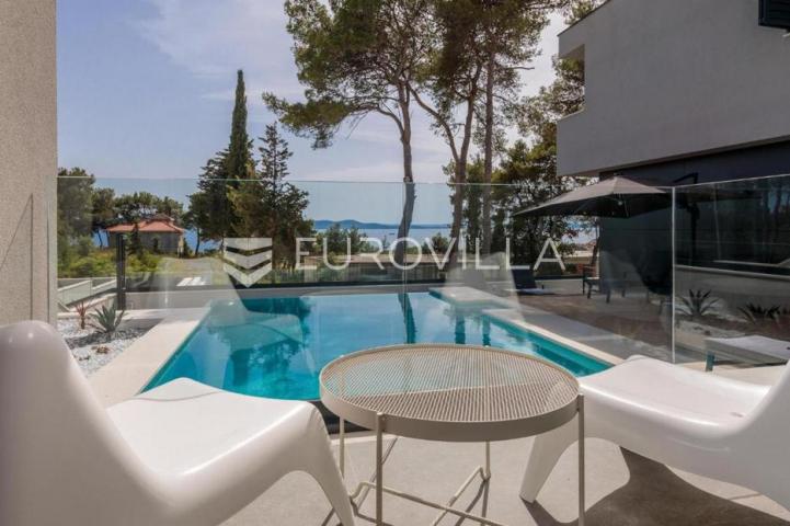Zadar, Diklo, prekrasna villa s bazenom i pogledom na more