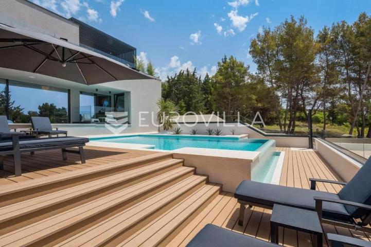 Zadar, Diklo, prekrasna villa s bazenom i pogledom na more