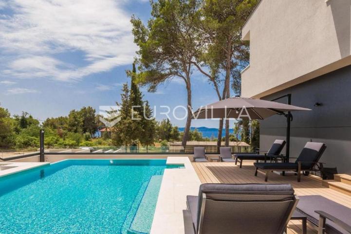 Zadar, Diklo, prekrasna villa s bazenom i pogledom na more