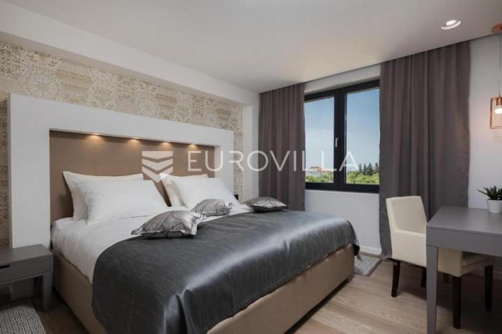 Zadar, Diklo, prekrasna villa s bazenom i pogledom na more